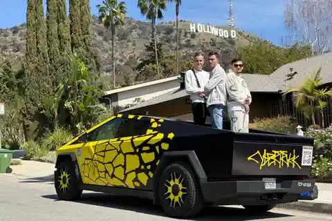 Лос-Анджелес: Знак Голливуда Tesla Cyber Truck Tour