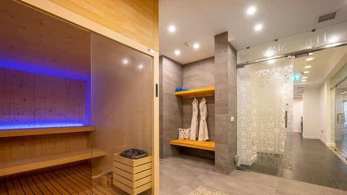 Gozo: Private Jacuzzi and Sauna Experience with Prosecco