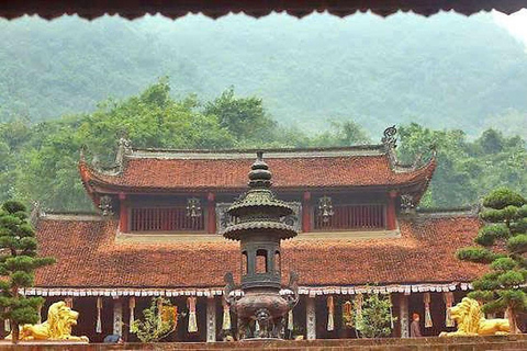 Hanoi: Huong Pagoda Day Trip with Boat and Cable Car