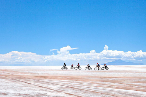 Escursione al Salar de Uyuni da Lima