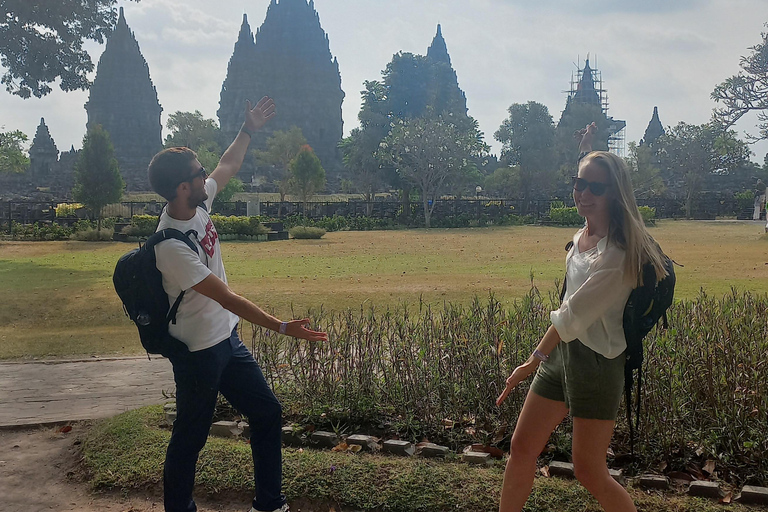 TRAMONTO DI PRAMBANAN