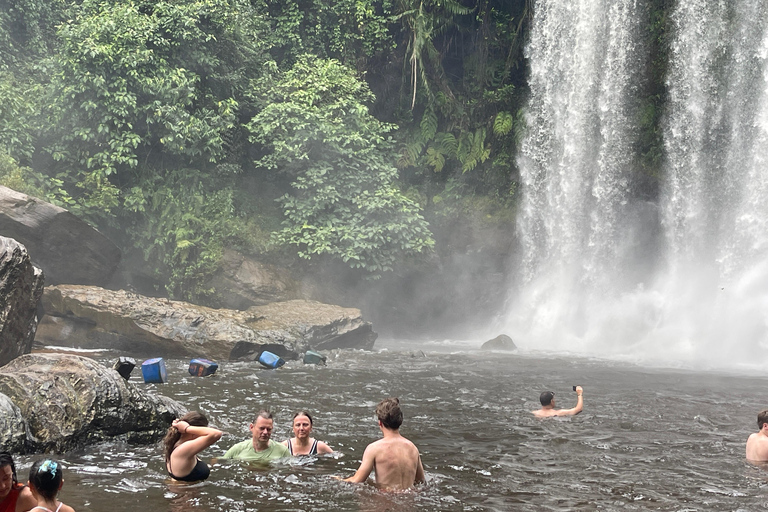 Aventure privée à Banteay Srei et aux chutes d&#039;eau de Phnom KulenVisite privée : Chute d&#039;eau de Kulen et temple de Banteay Srei