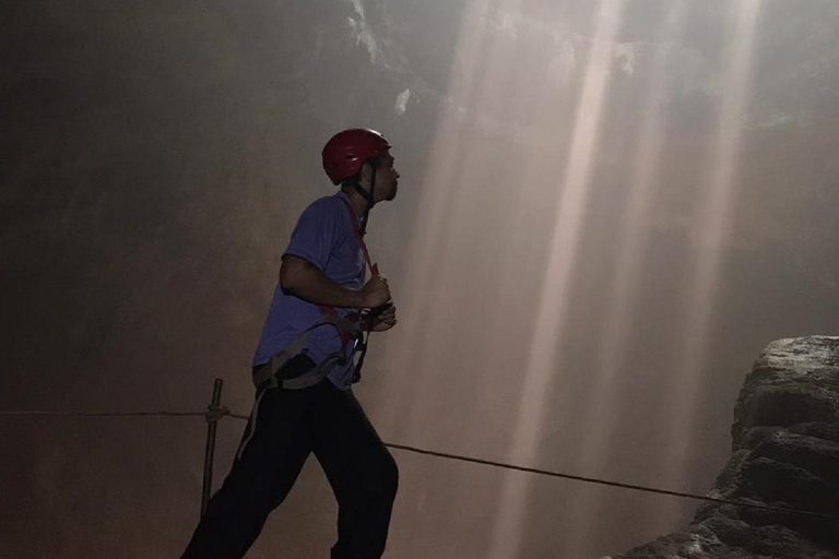 Le gemme nascoste di Yogyakarta: Tour della grotta di Jomblang e della spiaggia di Timang