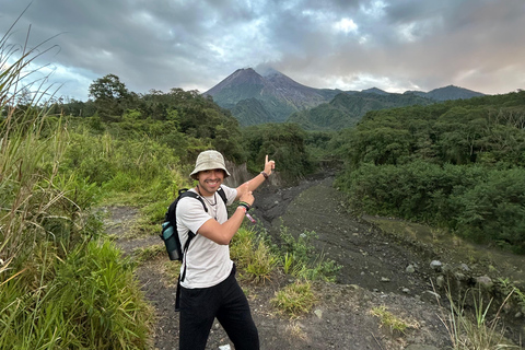 Yogyakarta: Merapi Volcano 4WD Adventure with Pickup Yogyakarta: Merapi Volcano 4WD Adventure with Pickup