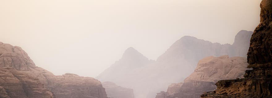 Wadi Rum : excursion en Jeep, randonnée, rencontre bédouine et repas