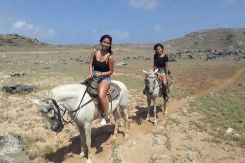 Passeio a cavalo em Aruba para a Lagoa Escondida