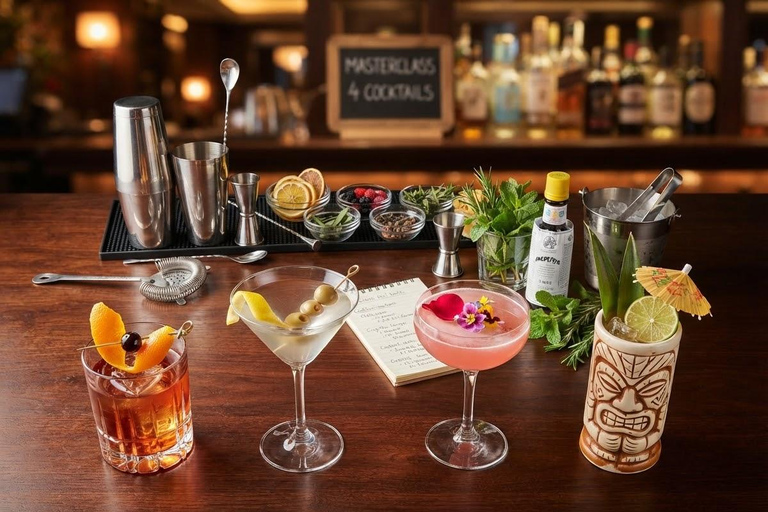 Barcelona: Private Cocktail-Making Class with Tapas