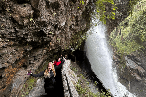 De Quito a Baños: Aventura de um dia inteiro com cachoeirasExcursão básica a Baños sem ingressos