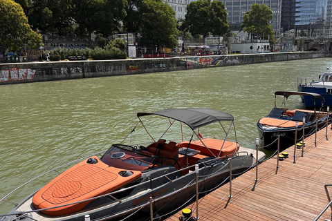Vienna: Exclusive yacht trip on the Danube Boat trip Vienna - Bratislava