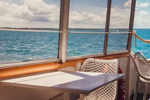 Port Dalhousie: Afternoon Cruise on Lake Ontario with Bar