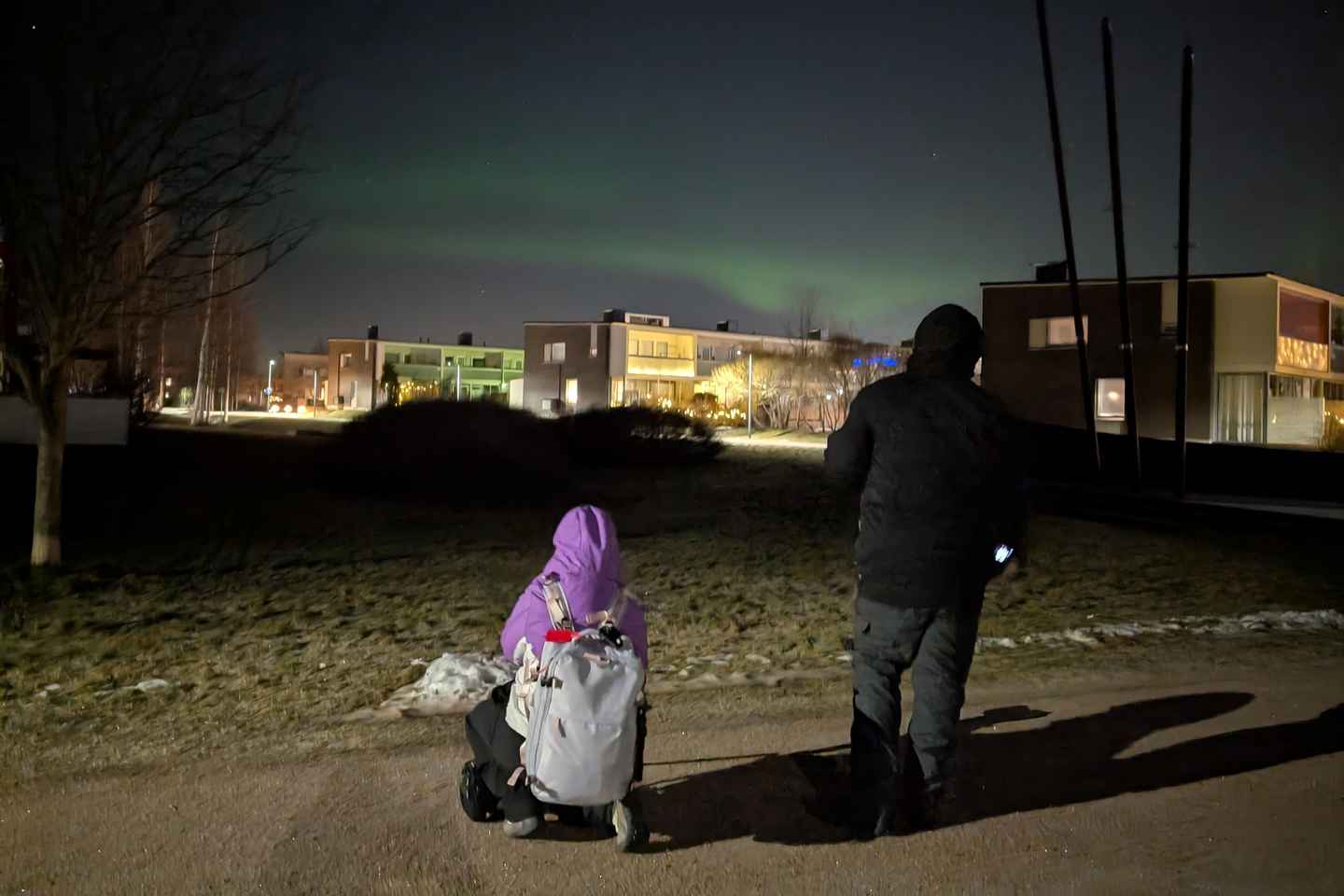 Oulu: Guided Night Walking Tour with Northern Lights Hunting