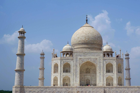 From New Delhi: Private Tour to Taj Mahal and Agra Fort Private Tour with Driver, Car, Entry Tickets, Lunch & Guide