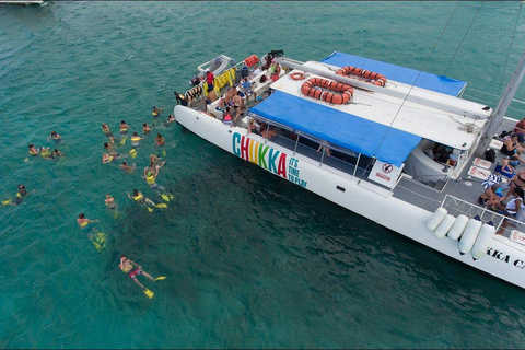 Ocho Rios : Croisière en catamaran et plongée en apnée + ascension de la rivière Dunn&#039;s