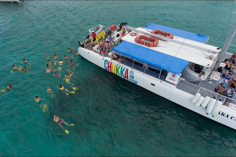 Ocho Rios: Catamaran Sail & Snorkel + Dunn's River Climb