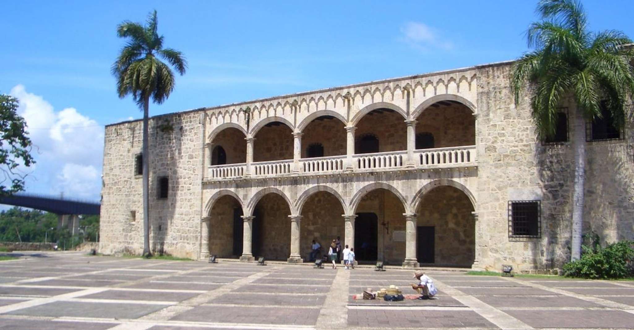 Free Historical Tour in the Colonial City of Santo Domingo - Housity