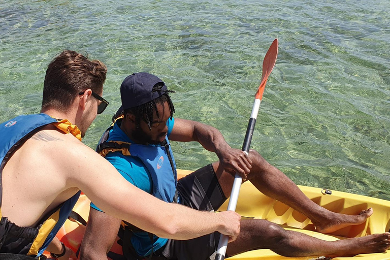 Menorca: kajak- en zeereservaat-snorkelavontuur