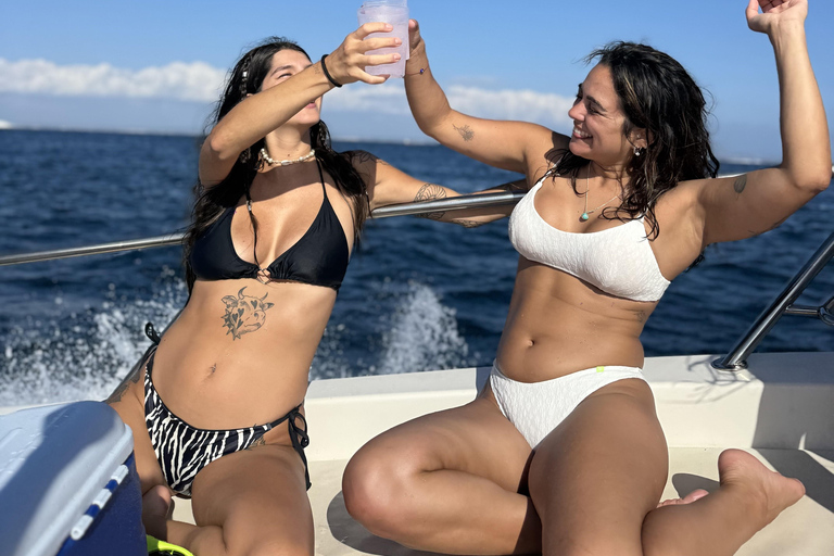 Palma de Mallorca: Private Sunrise Boat Tour & Watersports Sunrise experience + Long stop with water toys.