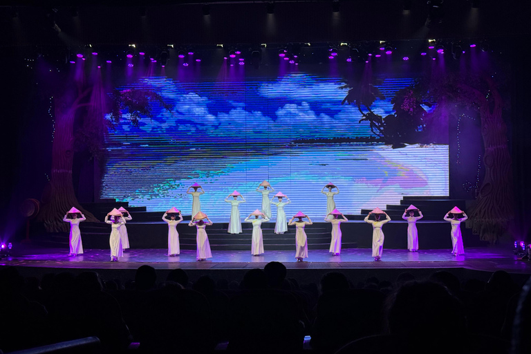 دا نانغ: جولة سياحية في المدينة مع رحلة عشاء بحرية وعرض ساحر