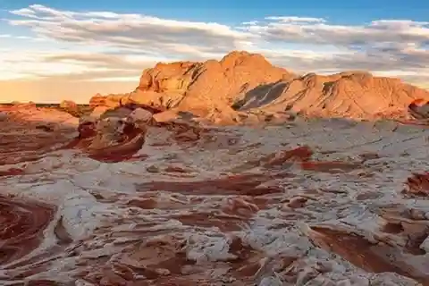 Kanab: White Pocket Tour & Hike