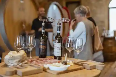 Montalcino: Vinprovning med toskansk kallskuret och ost