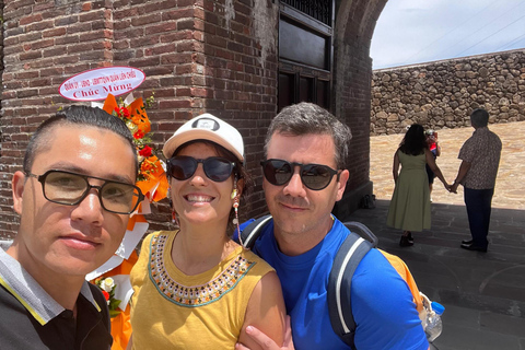 Manhã na cidade de Hue e depois transfere para Danang/ Hoi An de carro