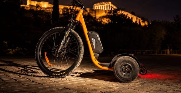 Athens: Sunset-Night E-Bike Tour with Local Guide and Snack