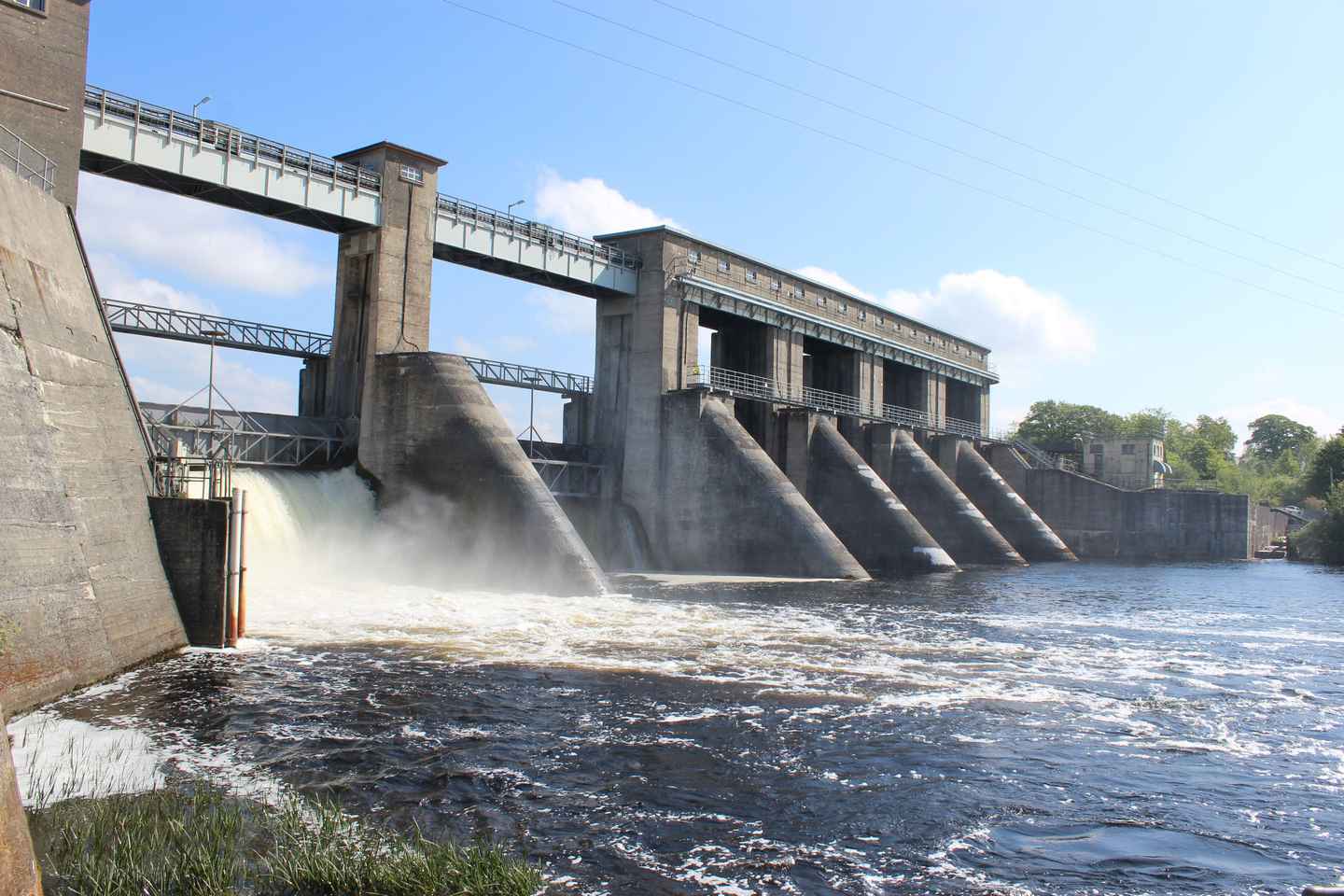 Killaloe: River Shannon Guided eBike Tour