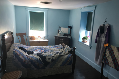 From NY: Lancaster Pennsylvania and Philadelphia day Tour English Tour