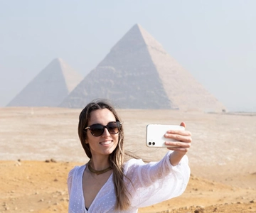 Hurghada: Cairo Pyramids, Sphinx & Egyptian Museum Day Trip