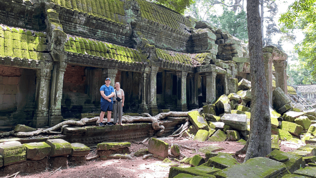 Private Angkor Wat and Banteay Srei Temple Tour