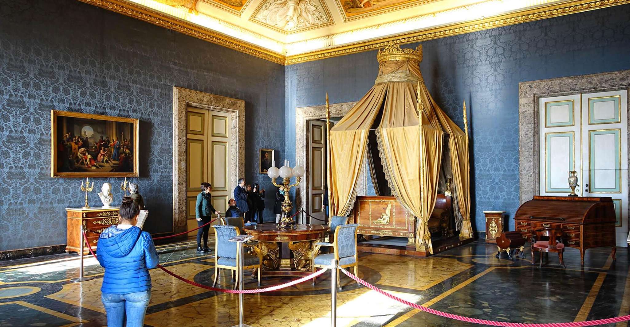 Desde Nápoles hasta Caserta Royal Palace & Historic Center - Housity
