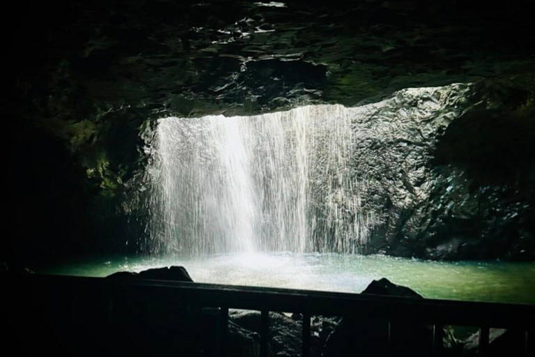 Brisbane: Natural Bridge, Glow worms & Magic Sky View