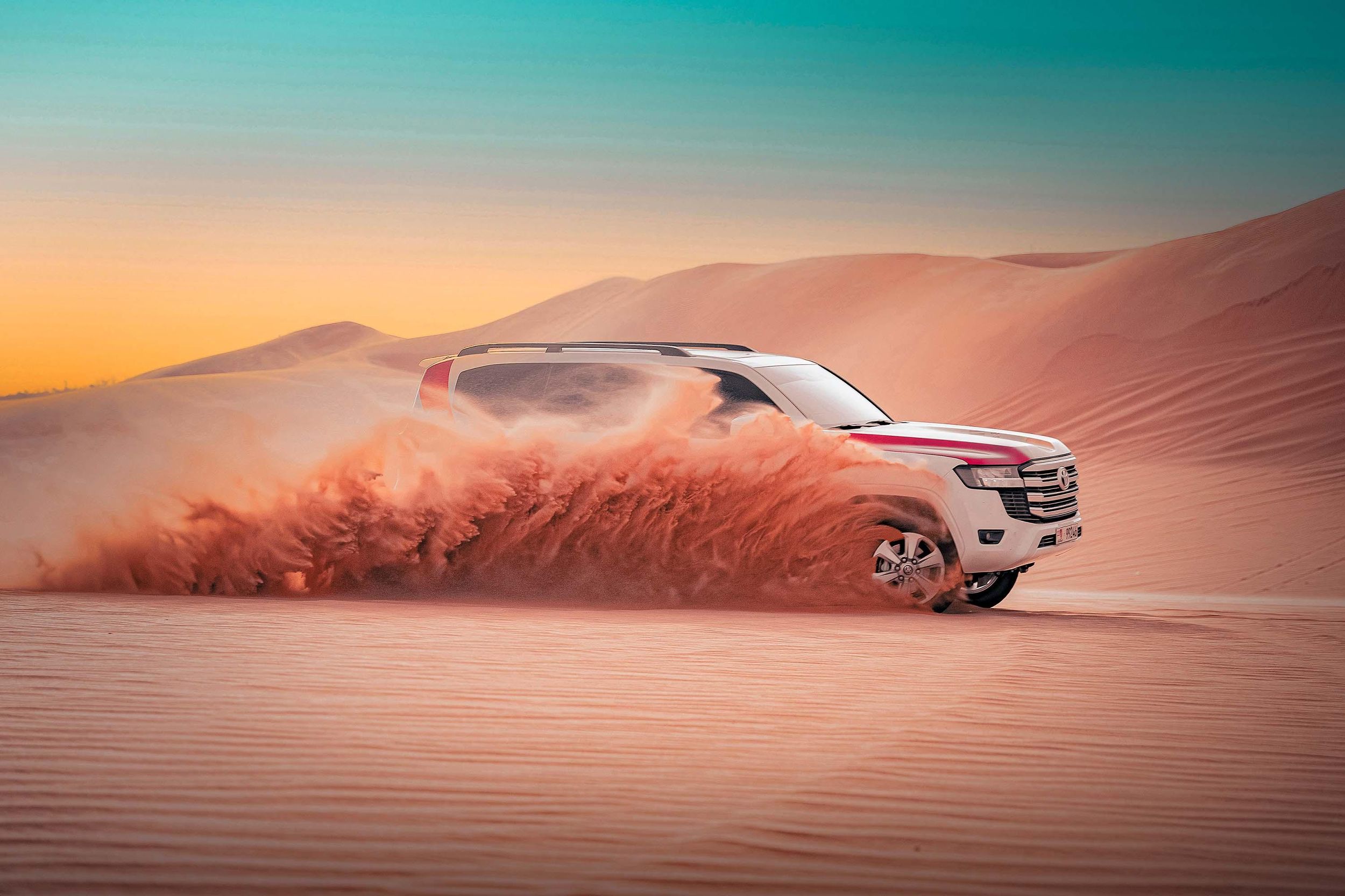 Abu Dhabi: Wüstensafari mit BBQ, Bauchtanz und Tannura