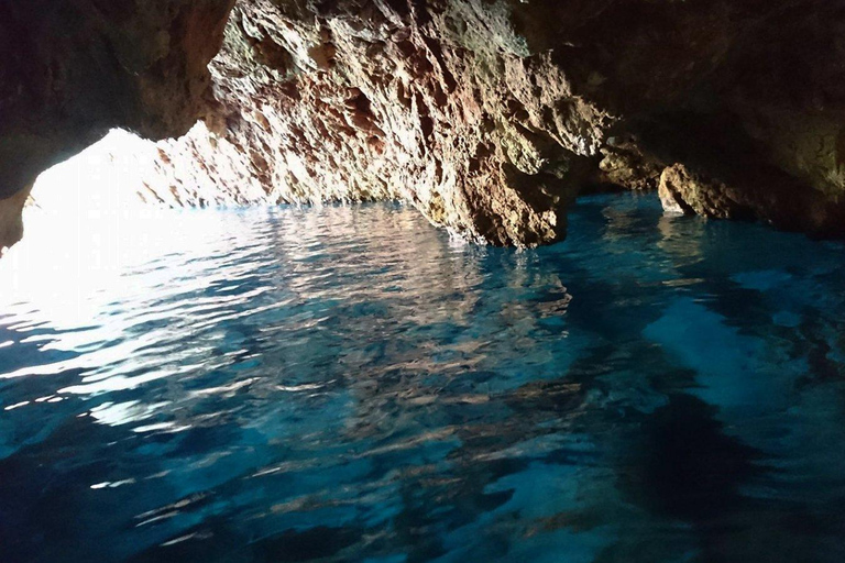 Naxos: Rina Cave & Koufonisia Full-Day Cruise with BBQ
