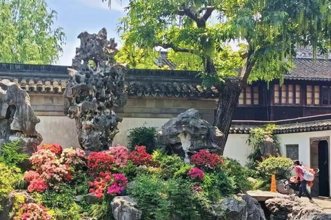 Shanghai: Full-Day Private Tour, Skyscrapers & Old Town Private Tour with Spanish-Speaking Tour Guide