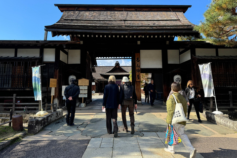 Takayama: Ganztagestour mit Guide zu 6 GYG Top Spots