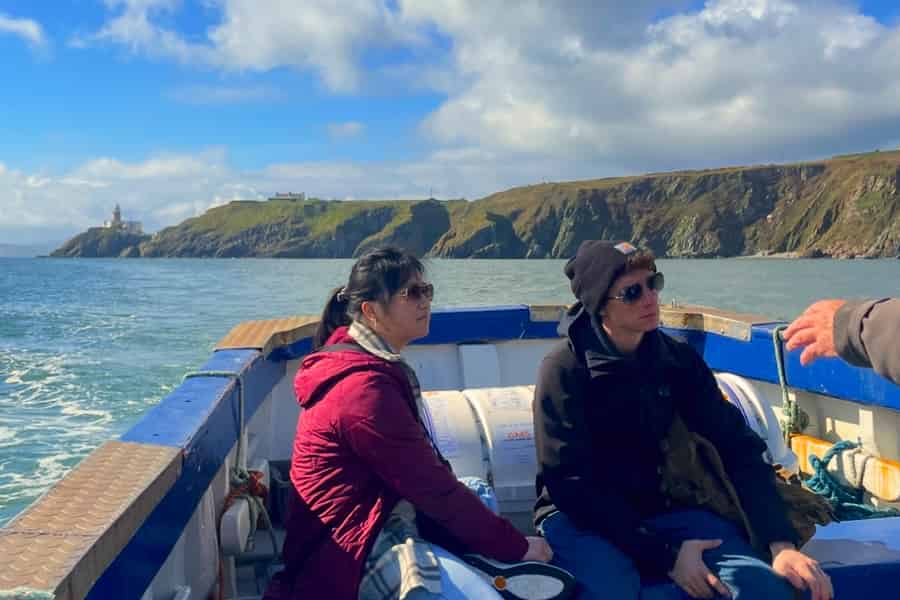 Dublin: Bootstour zur Küste von Howth und Ireland's Eye. Foto: GetYourGuide