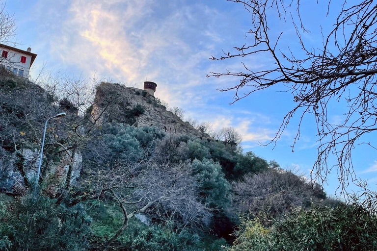 Tagestour zur Burg Petrela und Zip Line Albanien Abenteuer