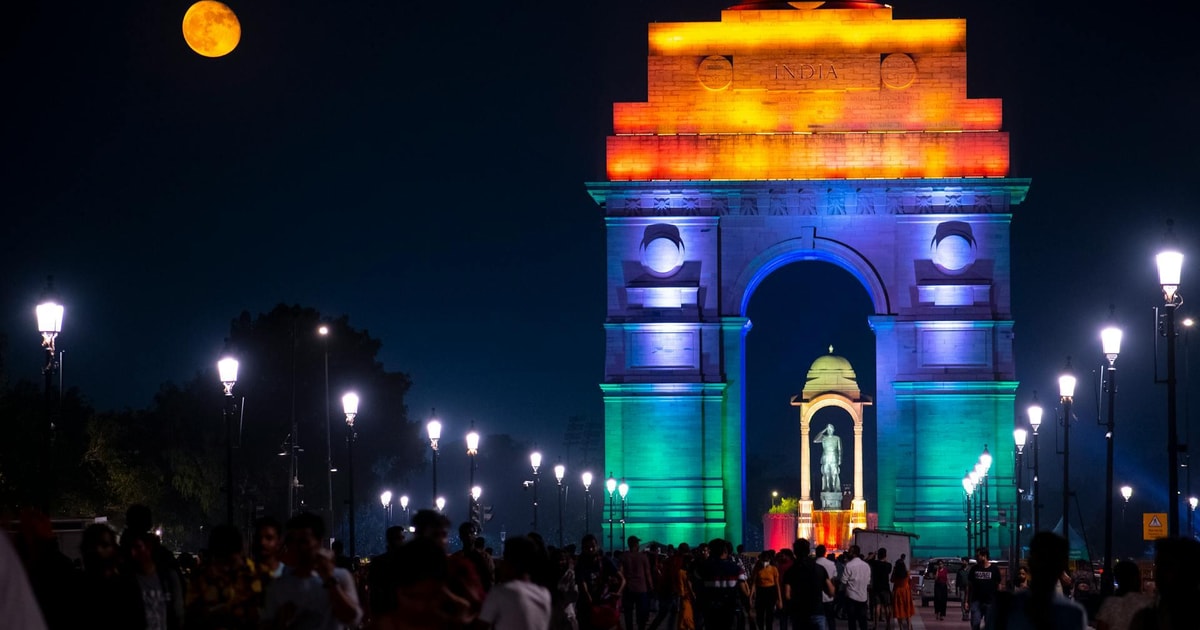 New Delhi : Night View of Delhi Tour - 4 Hrs | GetYourGuide