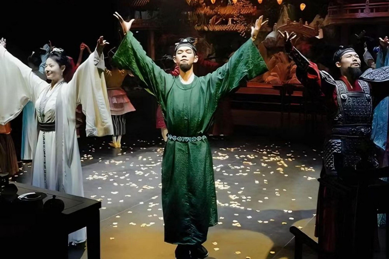 Kuala Lumpur: Xuyan Immersive Dining & Makeup experience Regular Dinner Banquet Seat+ Makeup & Styling