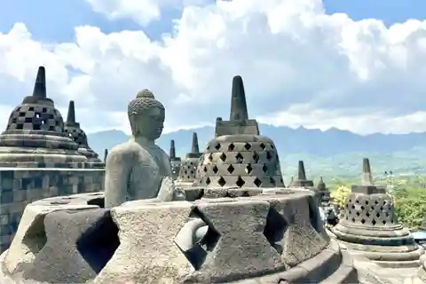 Subida de Borobudur, jipe Merapi e Prambanan com taxas de entrada