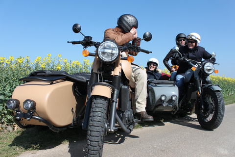 Honfleur y Deauville Tour privado de medio día en sidecar (3H30)