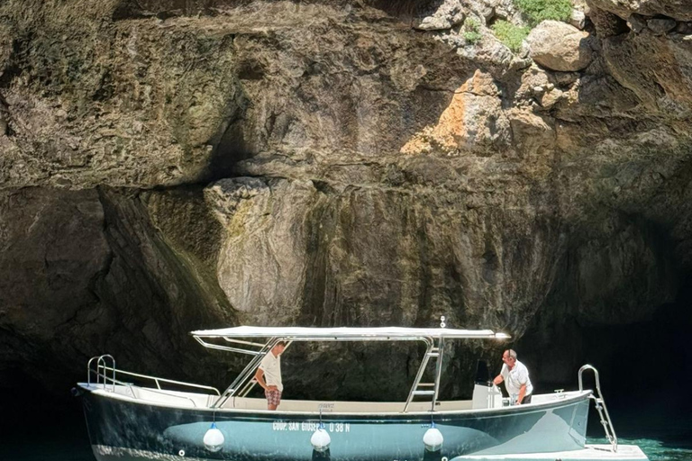 Marettimo: tour of the wonders of the wildest island in the Egadi archipelago Marettimo: tour among the wonders of the wildest island of the Egadi Islands