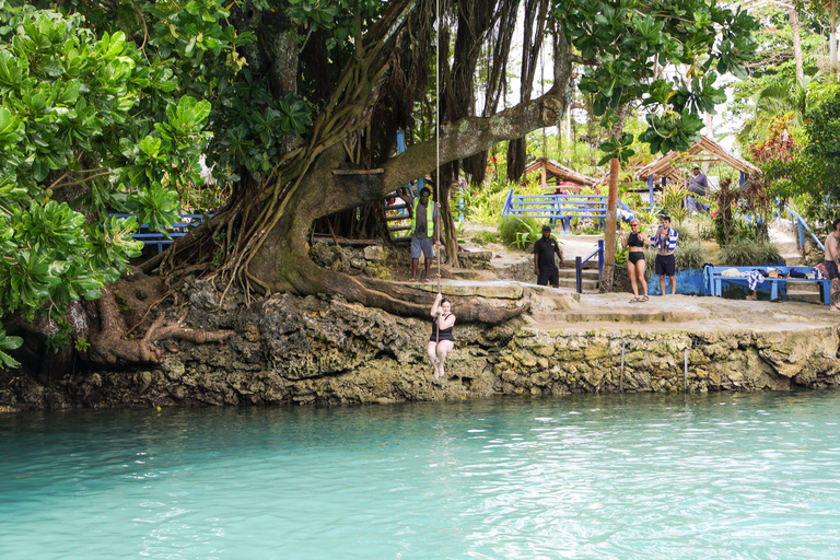 Vanuatu: Efate Round Island Day Trip with Lunch at Top Rock