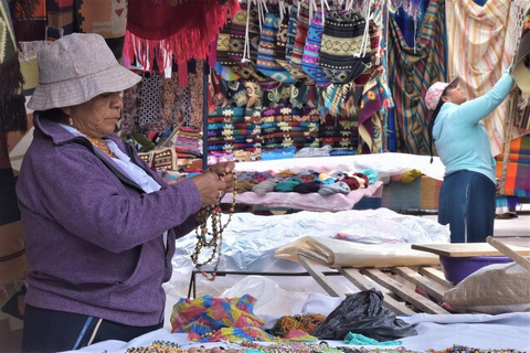 Vanuit Quito: Cultuur- en winkeltour in de omgeving van Otavalo, hele dag