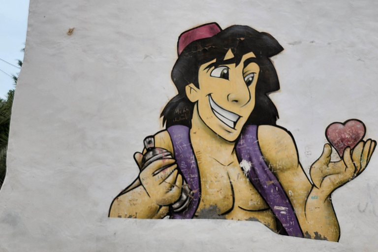 Samodzielna przejażdżka hulajnogą elektryczną po HoumetSouk: wolność gwarantowana!Przejażdżka hulajnogą elektryczną w HoumetSouk: wolność gwarantowana!