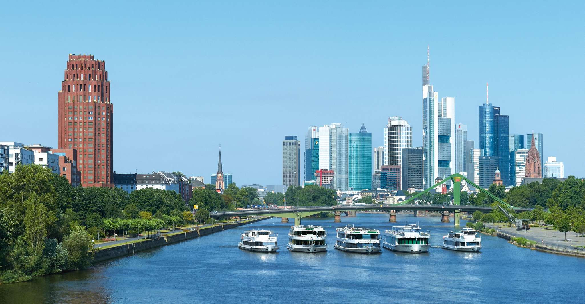 Frankfurt: River Main Sightseeing Cruise with Commentary