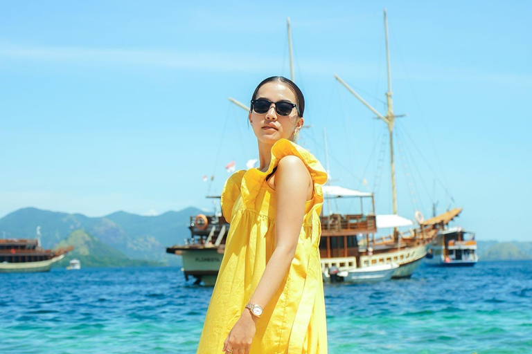 Labuan Bajo: 2 Day Komodo Trip & LoccalCollection Hotel Stay
