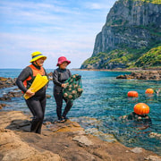 Jeju: East UNESCO Tour Seongsan, Haenyeo Show, Lava Tube Jeju: East UNESCO Tour Seongsan, Haenyeo Show, Lava Tube