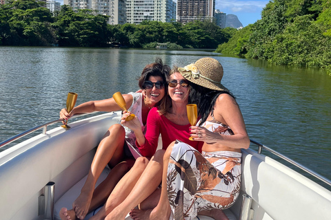 Rio de Janeiro: Carnival Block & Boat Tour with Pickup